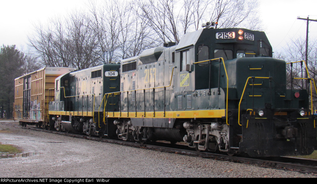 Ohio South Central Railroad (OSCR ) 2153 & 104